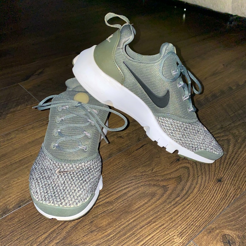 Olive Green Nike Presto Fly SE